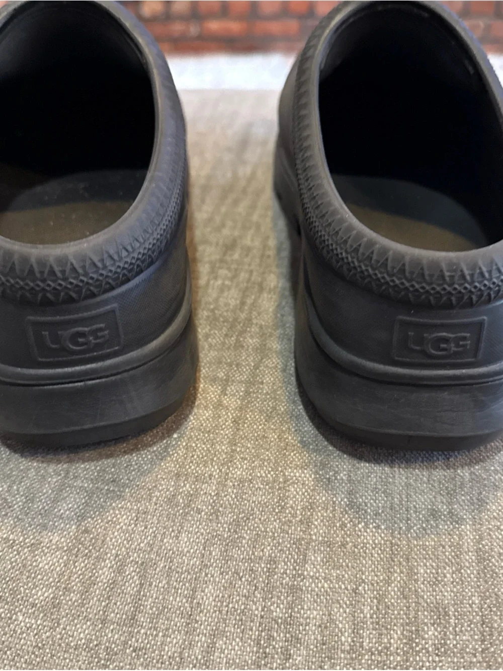 UGG unisex  Black Slip-On Loafers